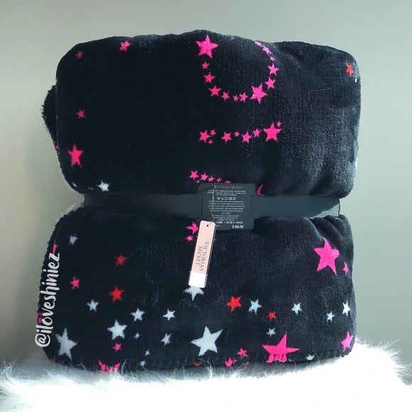 •Victoria's Secret• Sherpa Blanket - Picture 3 of 8